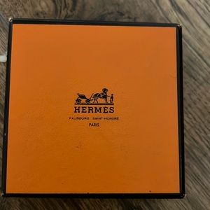 Hermes amour couple necklace. New with box